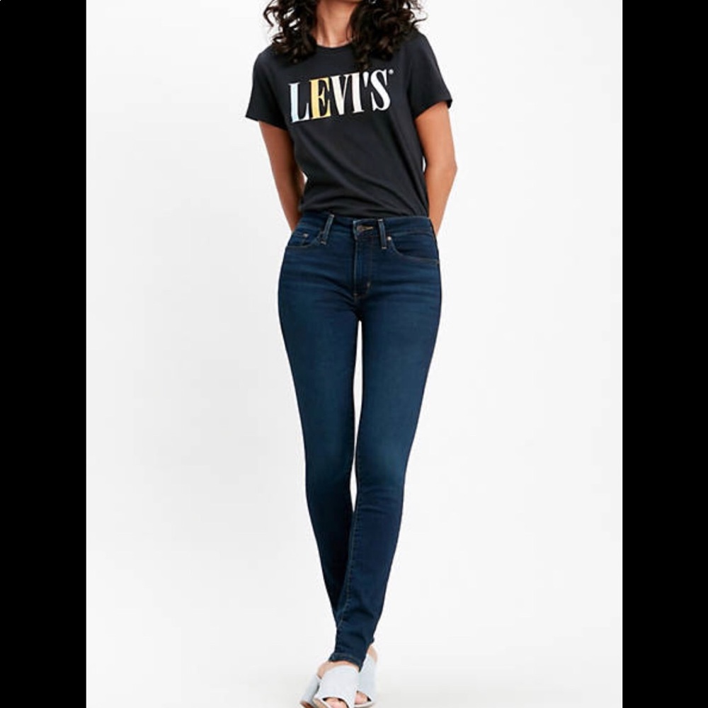 Levis Women 711 Skinny Jeans